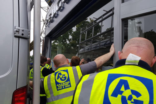 Window Replacement Car showroom